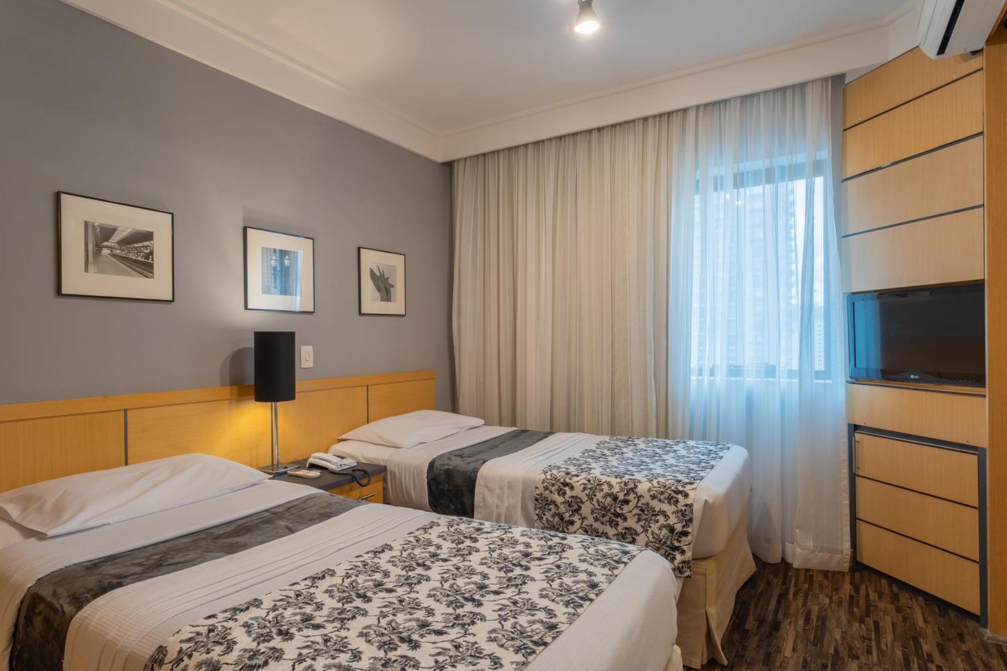 Place Ibirapuera Hotel 4*